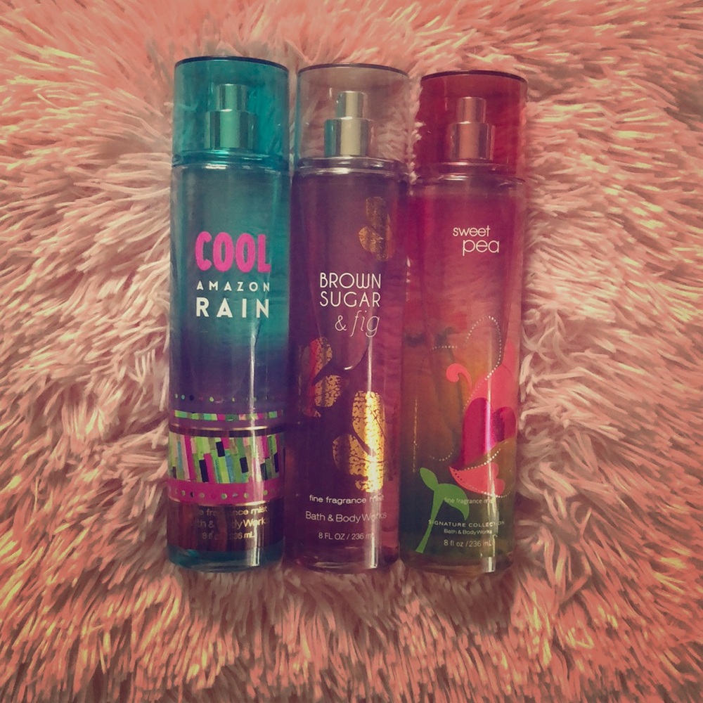 Bath and Bodyworks spray💕price is for all🤗